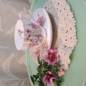 BEAUTIFUL Shelley "Stocks" LUDLOW COFFEE shape Teacup/Saucer set